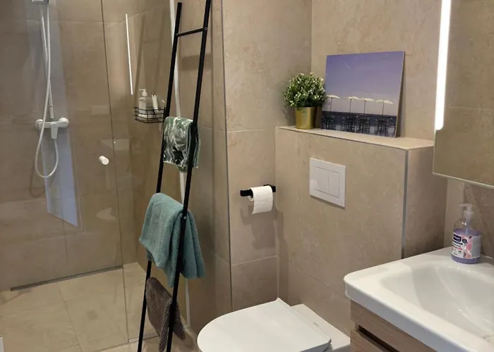 Apartman Flat In Paernu, Esplanaadi Street & Kitchen